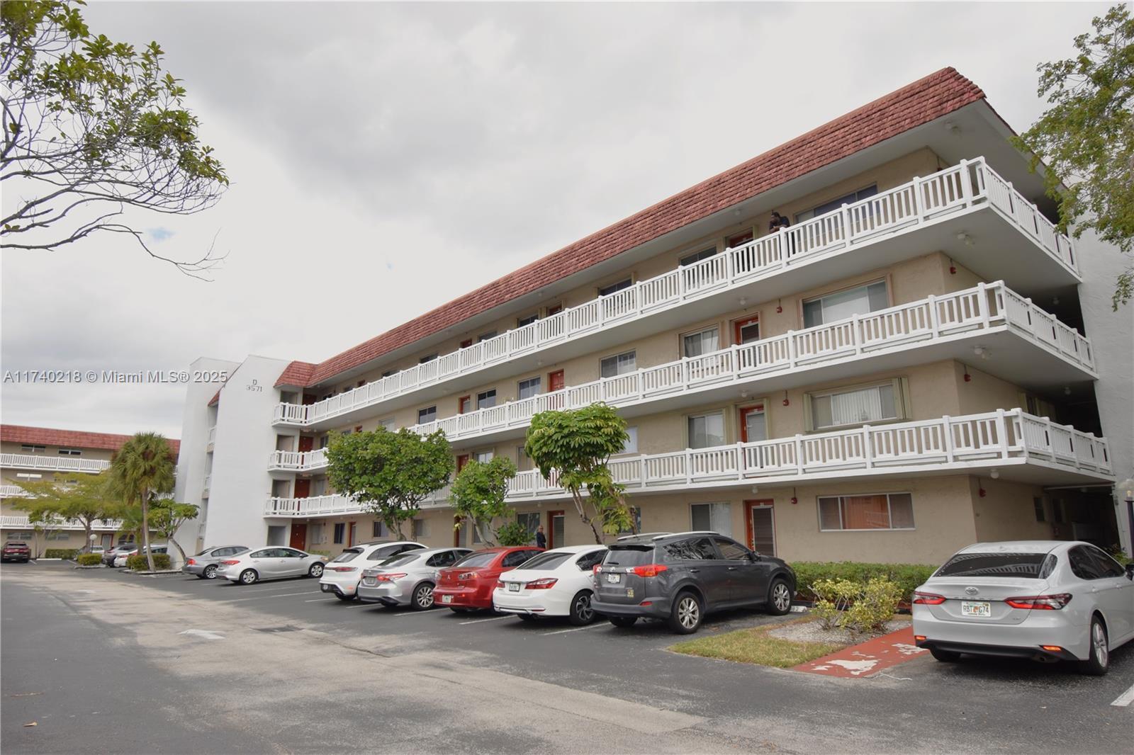 Picture of 3571 Inverrary Dr # 401, Lauderhill, FL 33319