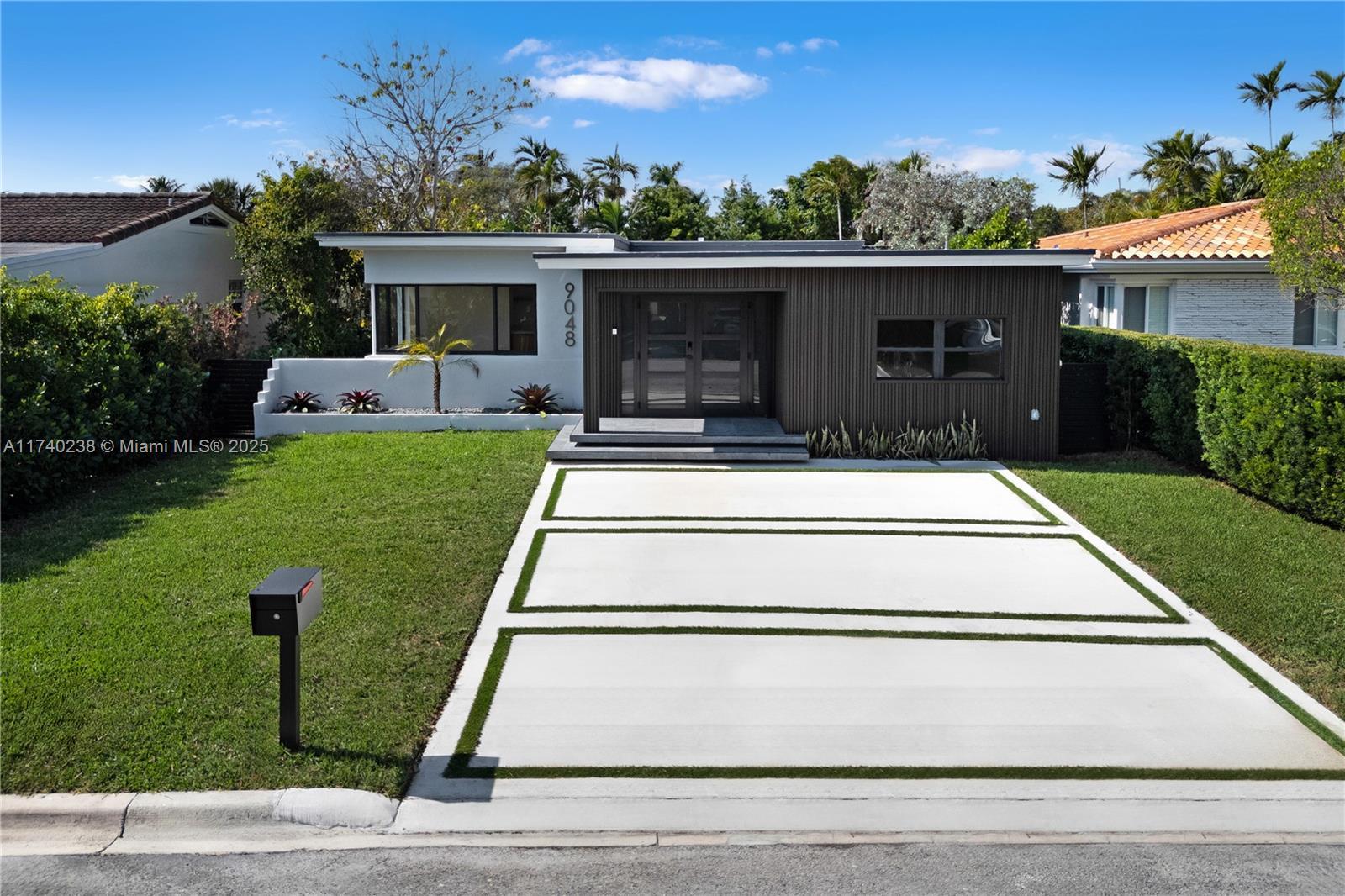 Picture of 9048 Dickens Ave, Surfside, FL 33154