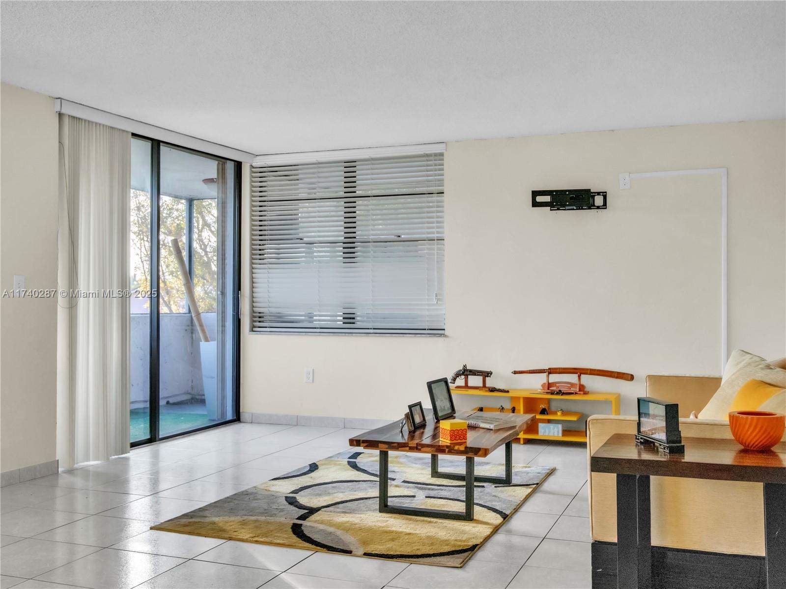 Picture of 10850 N Kendall Dr # 303, Miami, FL 33176