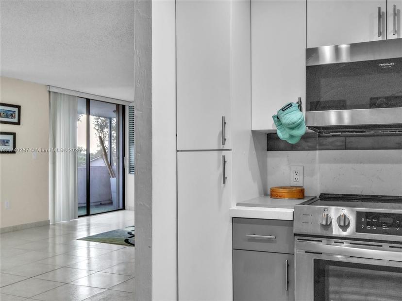 Picture of 10850 N Kendall Dr # 303, Miami FL 33176
