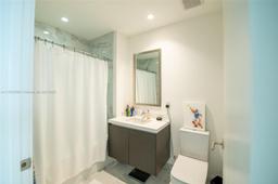 Picture of 851 NE 1St Ave # 811, Miami, FL 33132