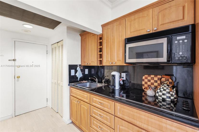 Picture of 700 Biltmore Way # 615, Coral Gables FL 33134