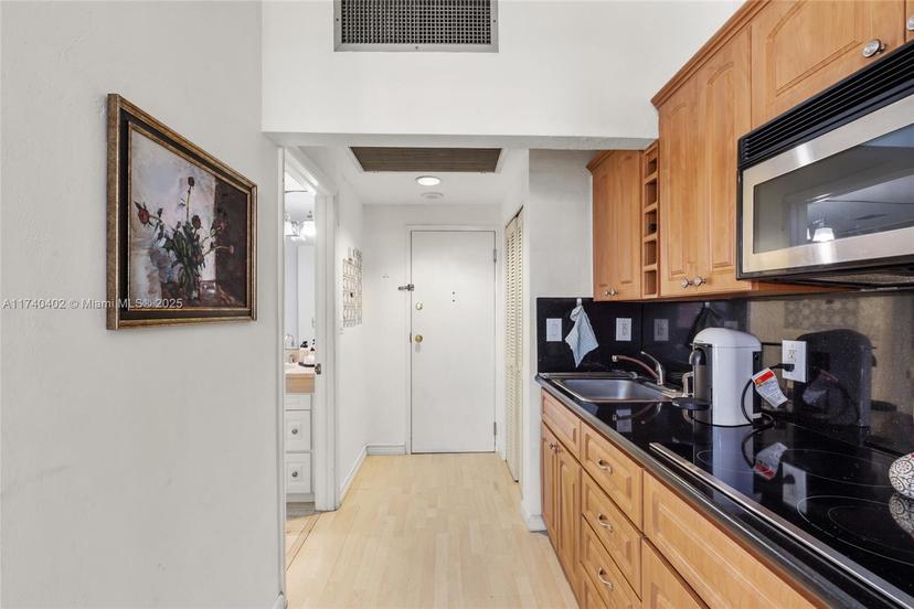 Picture of 700 Biltmore Way # 615, Coral Gables FL 33134