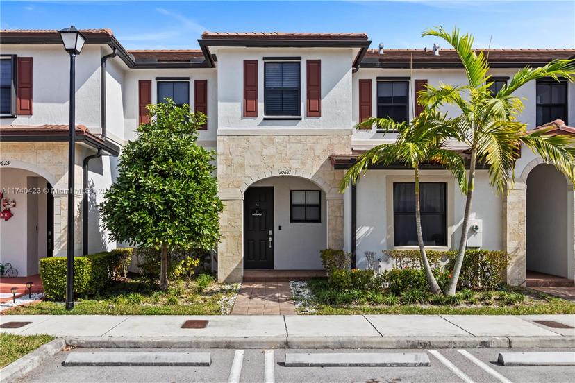 Picture of 10611 W 33Rd Ct # 10611, Hialeah FL 33018