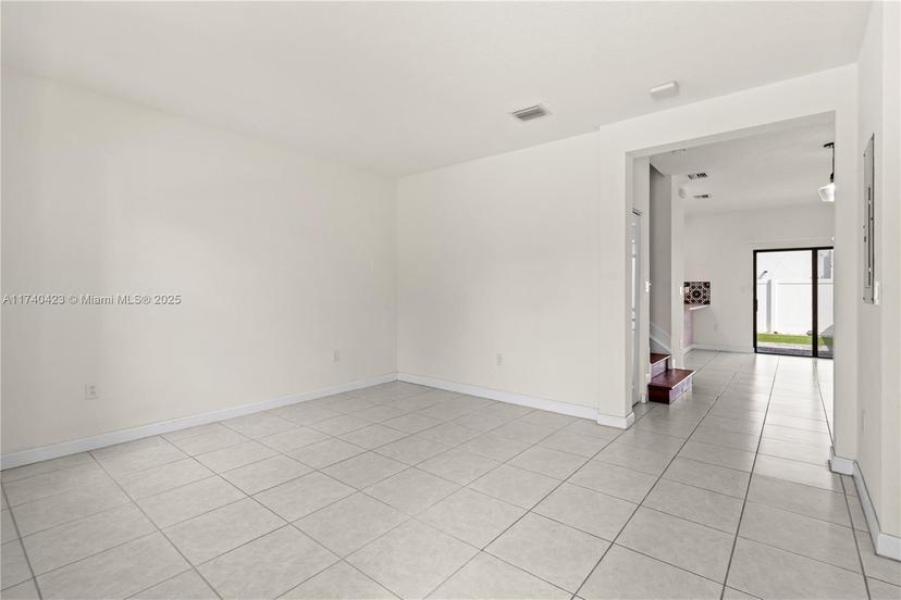 Picture of 10611 W 33Rd Ct # 10611, Hialeah FL 33018