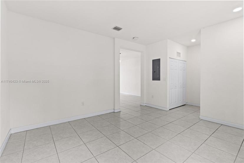 Picture of 10611 W 33Rd Ct # 10611, Hialeah FL 33018