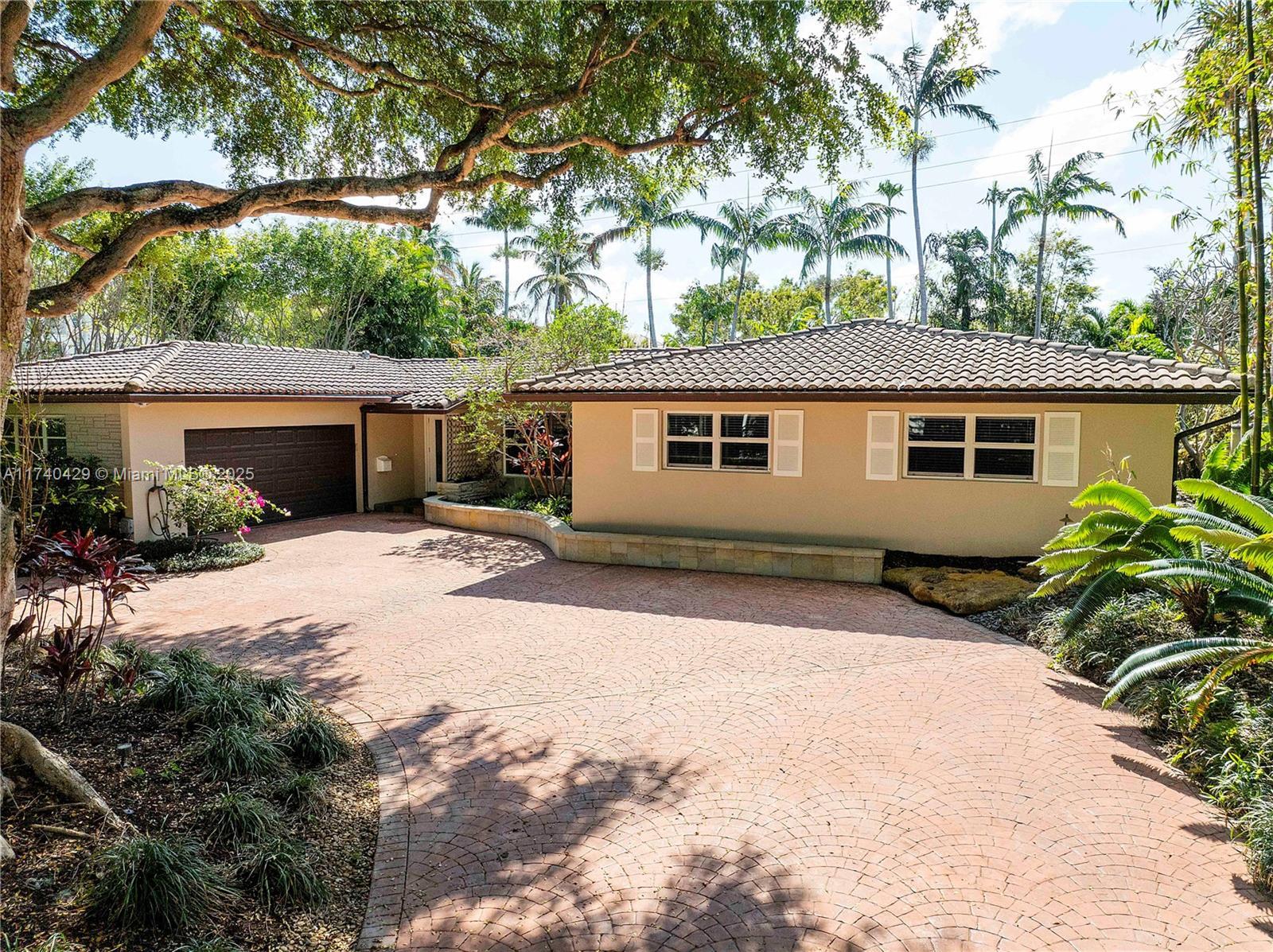 Picture of 12 Minnetonka Rd, Sea Ranch Lakes, FL 33308