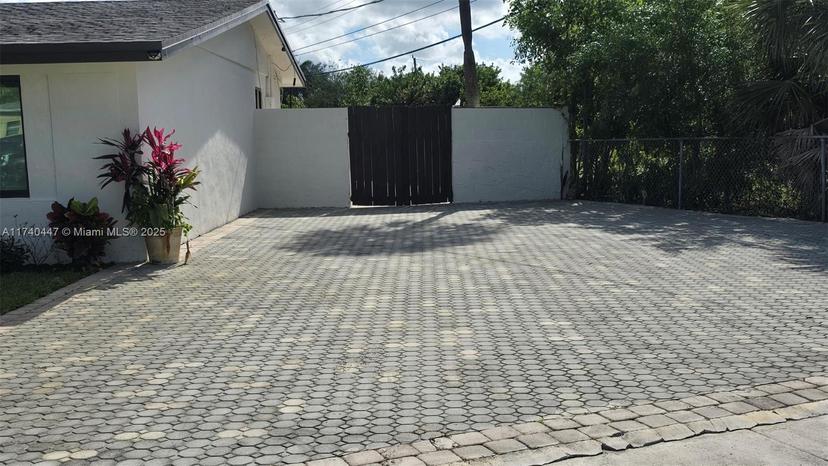 Picture of 5051 NE 6Th Ave, Deerfield Beach FL 33064