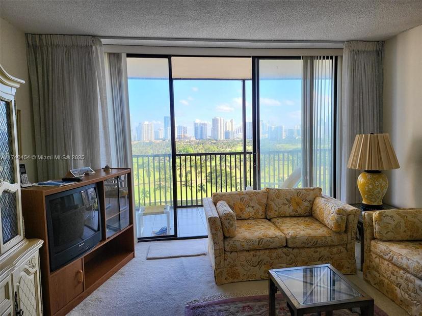 Picture of 20301 W Country Club Dr # 1425, Aventura FL 33180