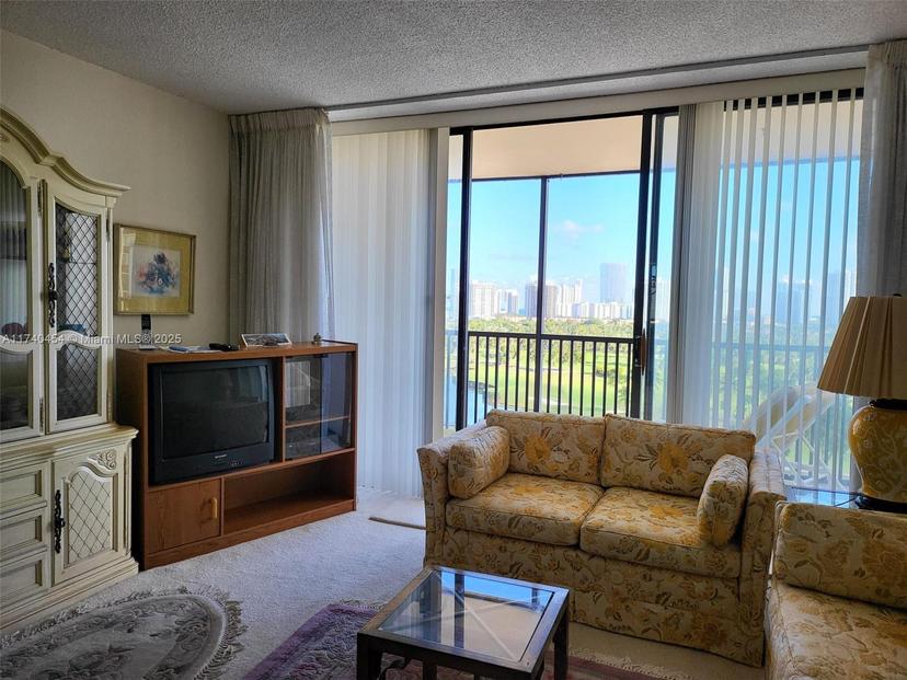 Picture of 20301 W Country Club Dr # 1425, Aventura FL 33180