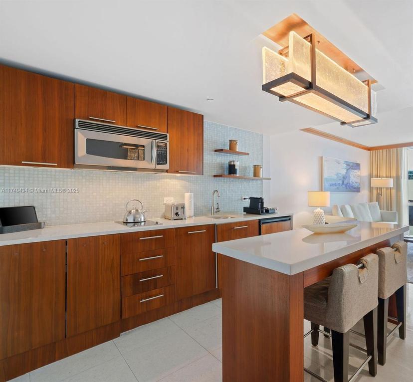Picture of 6801 Collins Ave, Miami Beach FL 33141