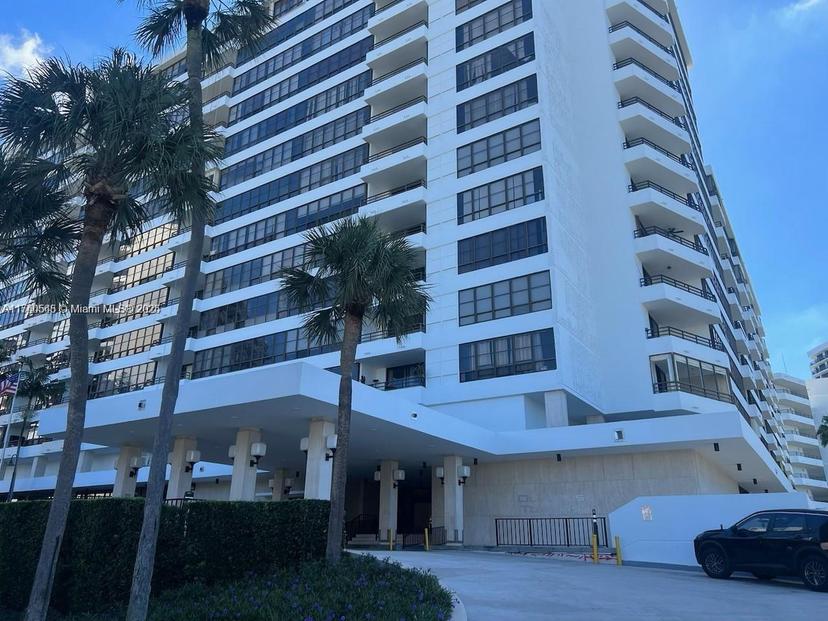 Picture of 500 Three Island Blvd # 306, Hallandale Beach FL 33009