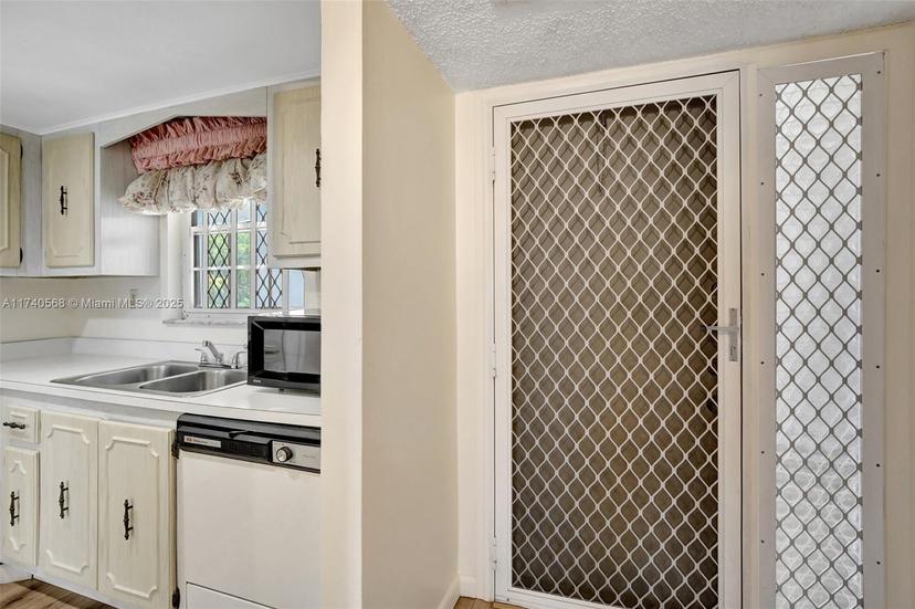 Picture of 7981 S French Dr # 304, Pembroke Pines FL 33024