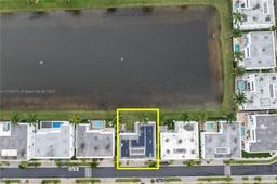Picture of 10272 NW 75Th Ter, Doral, FL 33178