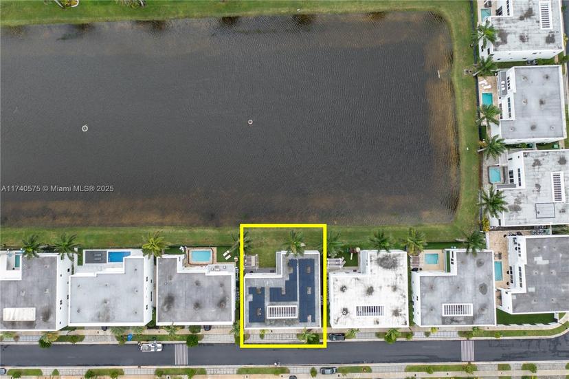 Picture of 10272 NW 75Th Ter, Doral FL 33178