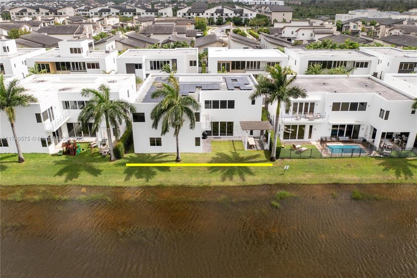 Picture of 10272 NW 75Th Ter, Doral FL 33178
