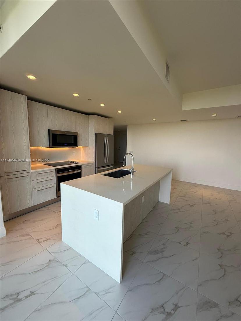 Picture of 2000 Metropica Way # 901, Sunrise FL 33323