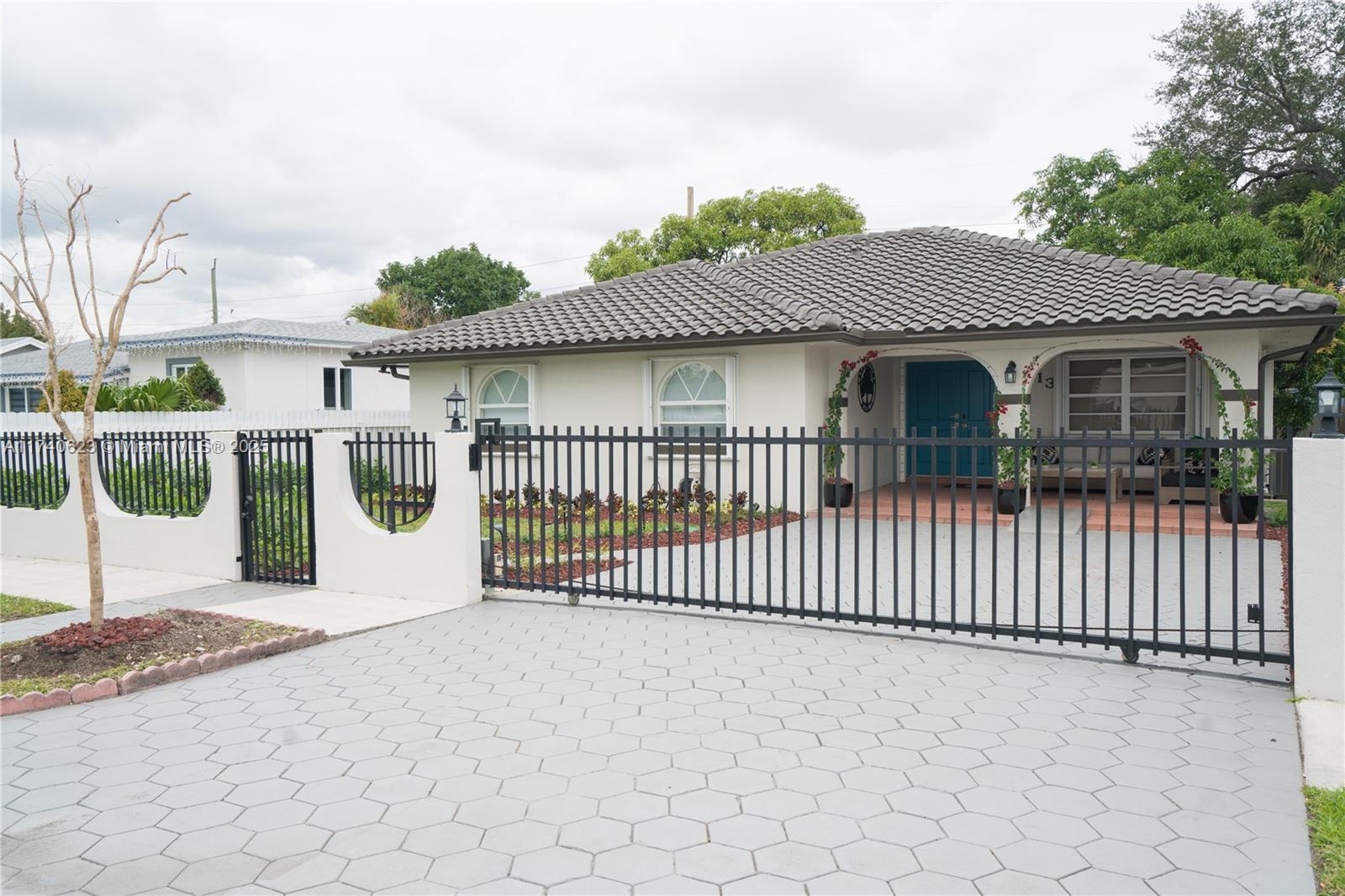 Picture of 7113 SW 13Th St, Miami, FL 33144