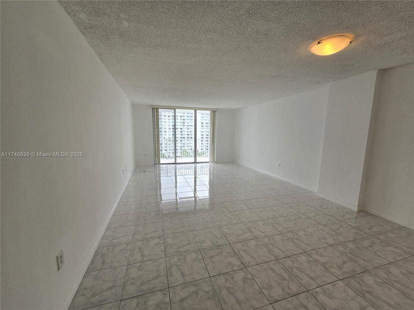 Picture of 2851 NE 183Rd St # 1010E, Aventura FL 33160