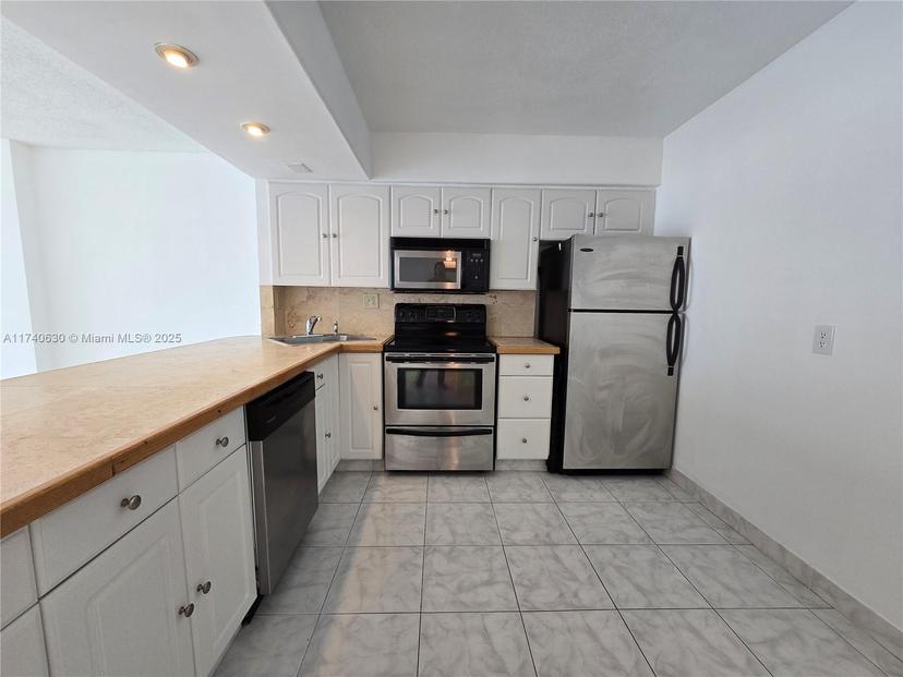 Picture of 2851 NE 183Rd St # 1010E, Aventura FL 33160