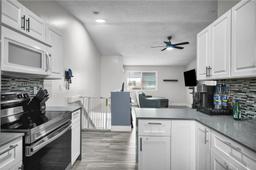 Picture of 8013 Lake Dr # 205, Doral, FL 33166