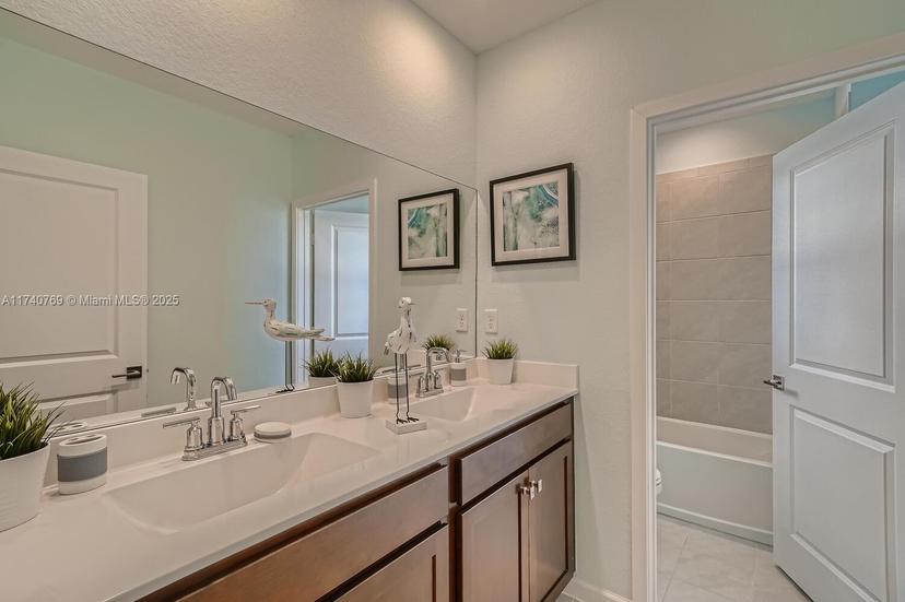 Picture of 1754 SE 8Th Ter # 1754, Homestead FL 33034