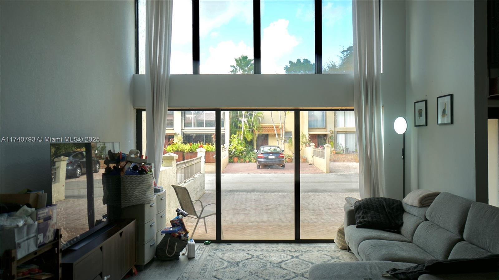 Picture of 741 E Coco Plum Cir # 2, Plantation, FL 33324