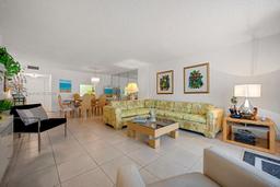Picture of 1865 S Ocean Dr # 4D, Hallandale Beach, FL 33009