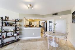 Picture of 1900 Sunset Harbour Dr # 811, Miami Beach, FL 33139