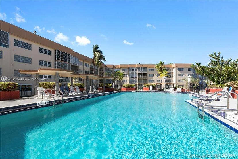 Picture of 873 NE 195Th St # 307, Miami FL 33179