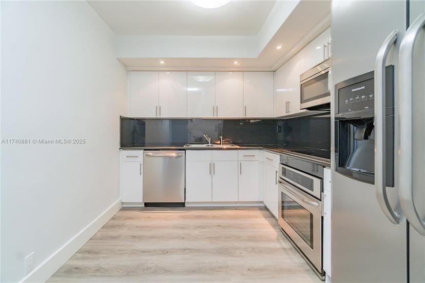 Picture of 3530 Mystic Pointe Dr # 1513, Aventura FL 33180