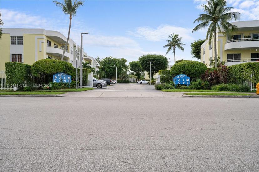 Picture of 10795 SW 108Th Ave # 303, Miami FL 33176