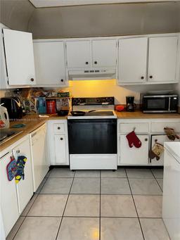 Picture of 2830 Somerset Dr # 402N, Lauderdale Lakes, FL 33311
