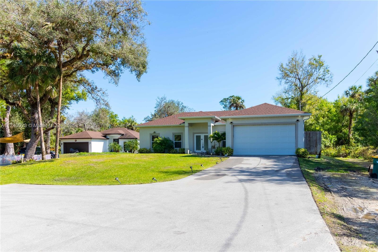 Picture of 3302 Desoto Blvd S, Naples, FL 34117