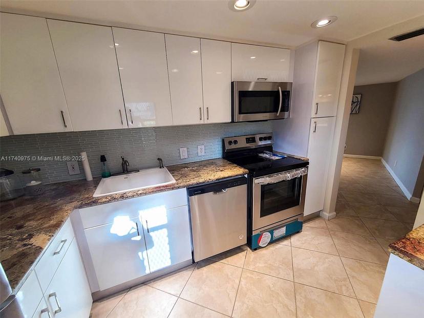 Picture of 3475 N Country Club Dr # 115, Aventura FL 33180