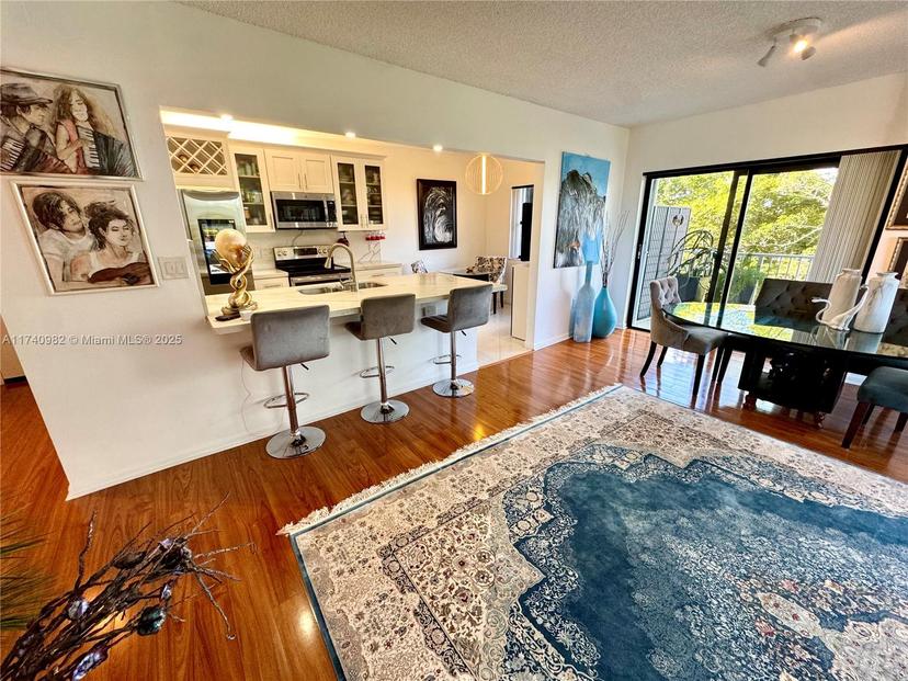 Picture of 3850 Washington St # 317, Hollywood FL 33021