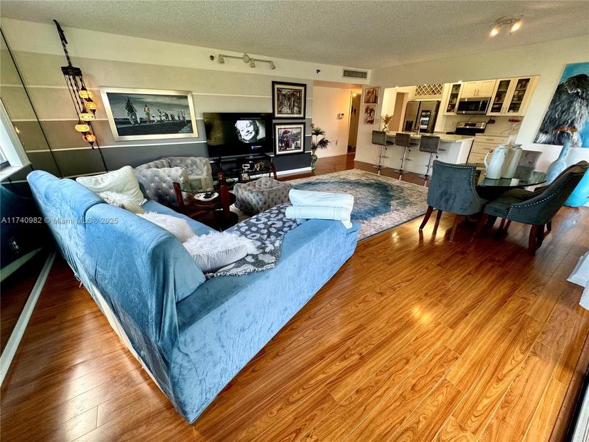 Picture of 3850 Washington St # 317, Hollywood FL 33021