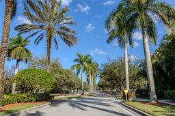 Picture of 6565 Emerald Dunes Dr # 302, West Palm Beach, FL 33411