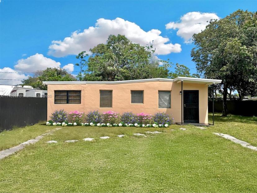 Picture of 12821 Westview Dr, Miami FL 33167