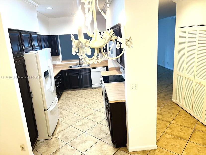 Picture of 9203 S Boca Gardens Cir S # D, Boca Raton FL 33496