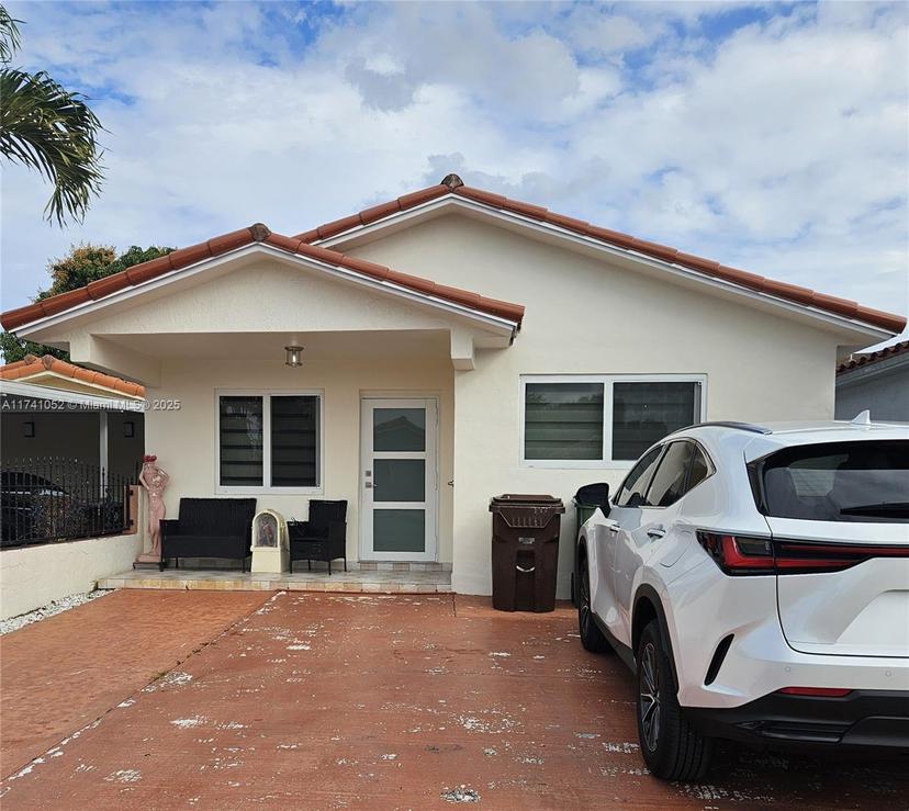 Picture of 4197 W 10Th Ave, Hialeah FL 33012