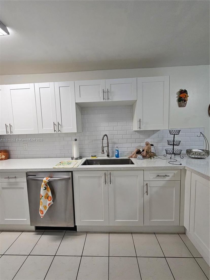 Picture of 4197 W 10Th Ave, Hialeah FL 33012