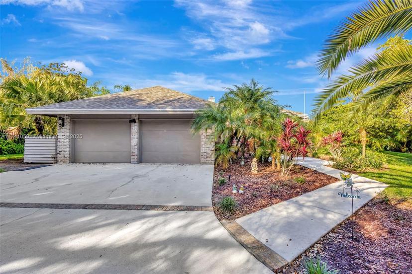 Picture of 2400 NW Lakeridge Dr, Palm City FL 34990