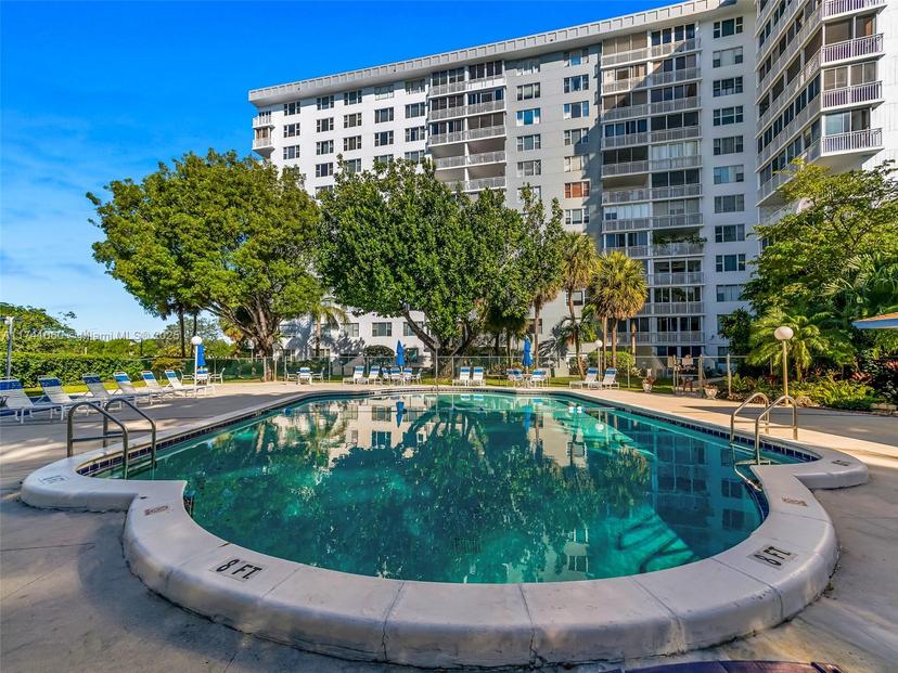 Picture of 3800 Hillcrest Dr # 907, Hollywood FL 33021