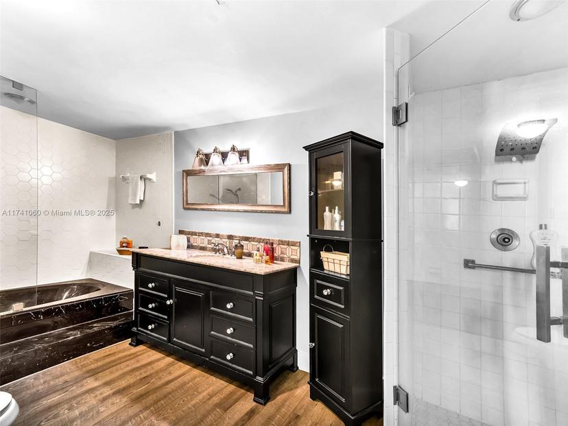Picture of 3800 Hillcrest Dr # 907, Hollywood FL 33021