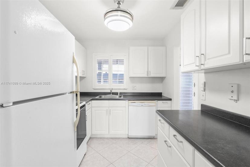 Picture of 6600 Royal Palm Blvd # 308B, Margate FL 33063