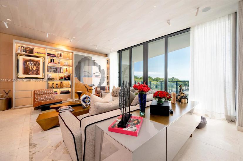 Picture of 3581 E Glencoe St # 301, Miami FL 33133