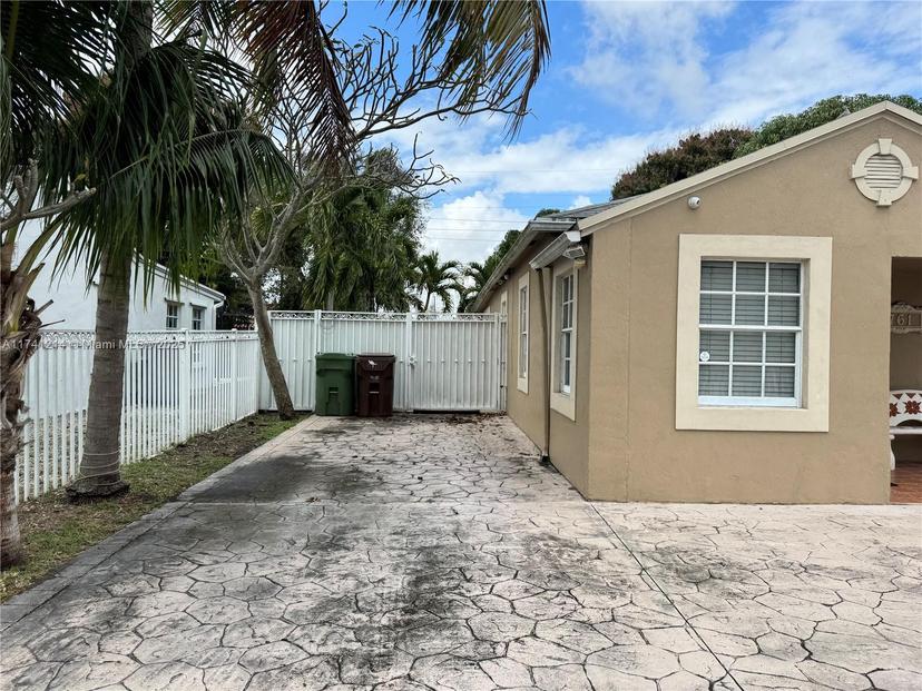 Picture of 761 NE 4Th Pl, Hialeah FL 33010