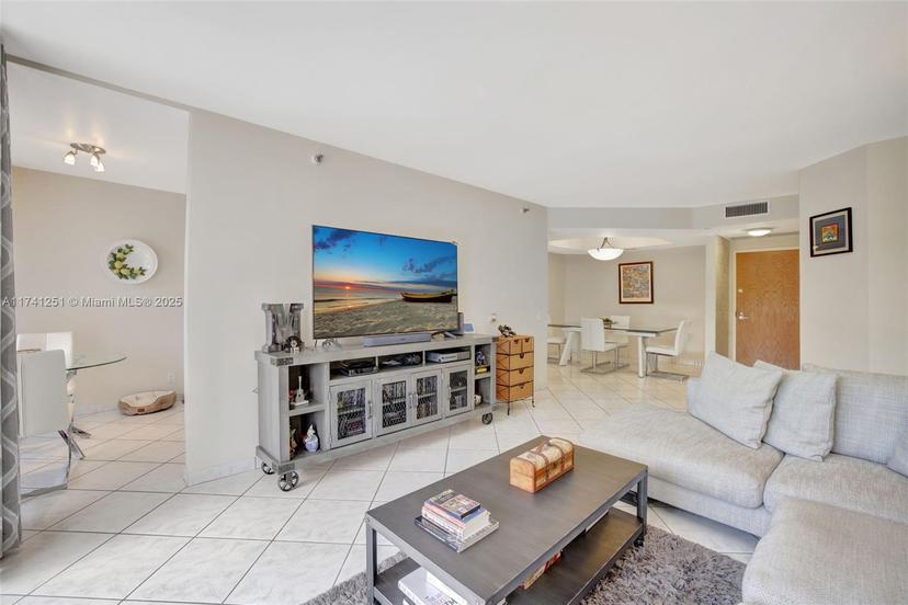 Picture of 3640 Yacht Club Dr # 203, Aventura FL 33180