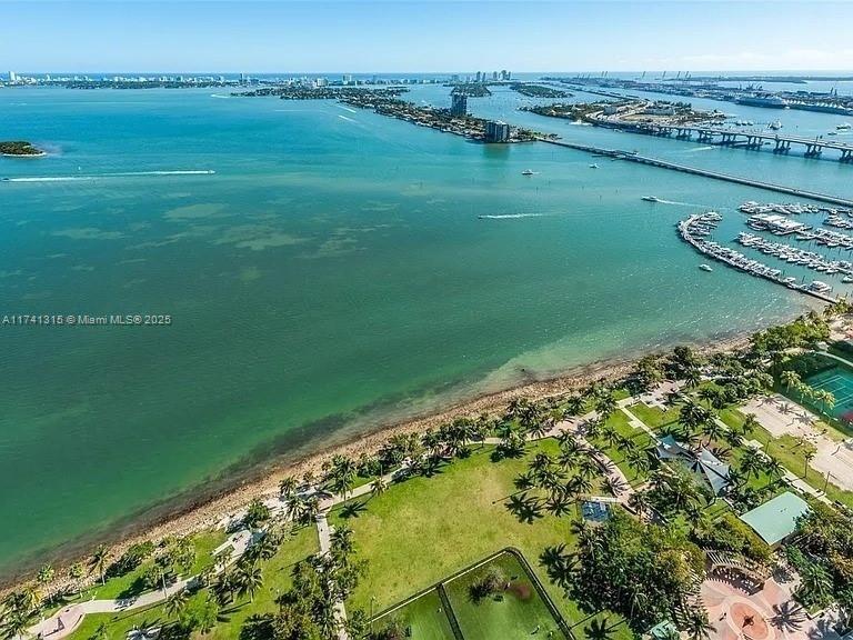 Picture of 2000 N Bayshore Dr # 304, Miami FL 33137